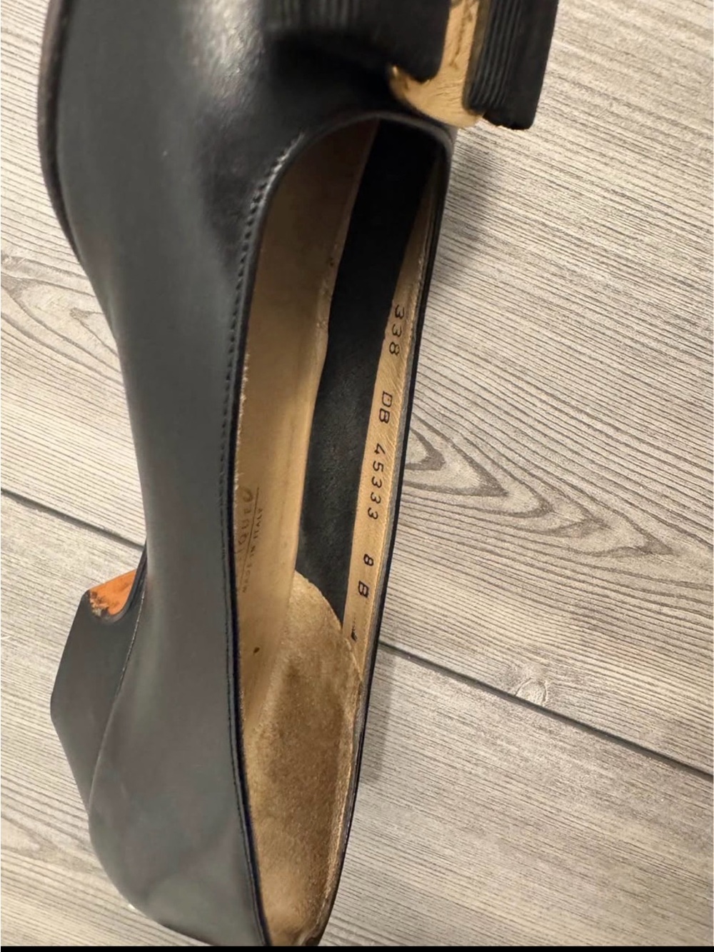 Salvatore Ferragamo Black Leather Bow Flats with Gold Logo 8B - Picture 5 of 5